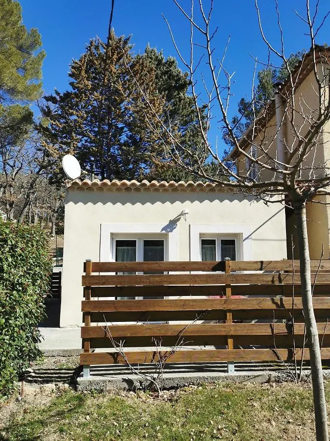 Studio Independant A 2 Minutes Du Golf Du Luberon Pierrevert