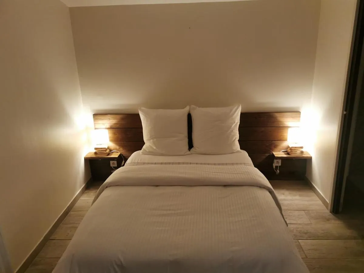 Apartment Studio Independant A 2 Minutes Du Golf Du Luberon Pierrevert France